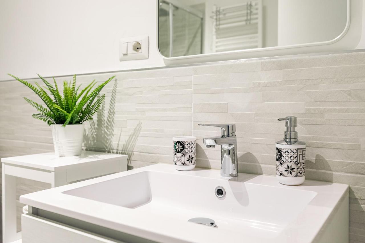 Casa Di Sophy Apartment Милано Екстериор снимка